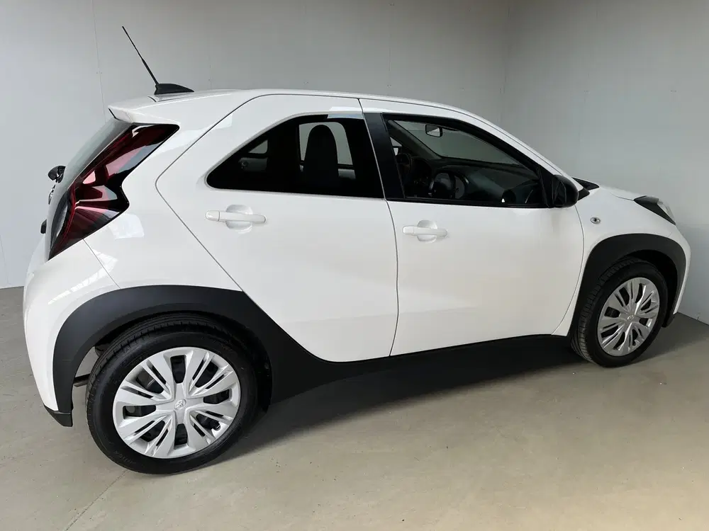 Toyota Aygo X 1.0 VVT-i MT Play Apple Carplay Camera NAP uit 2023, foto 3