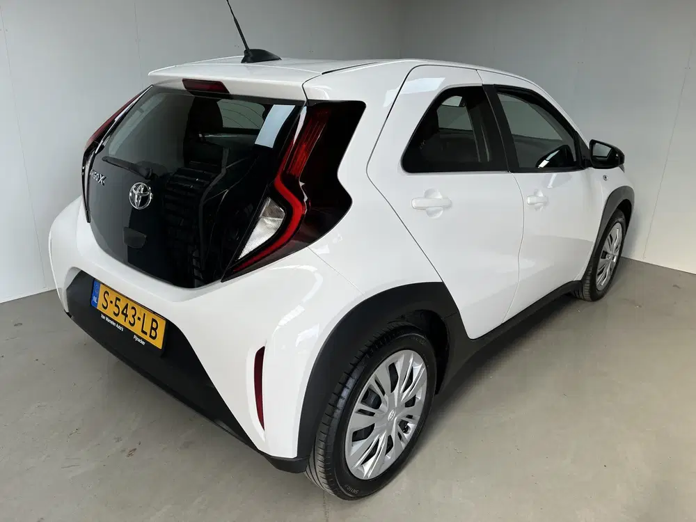 Toyota Aygo X 1.0 VVT-i MT Play Apple Carplay Camera NAP uit 2023, foto 4