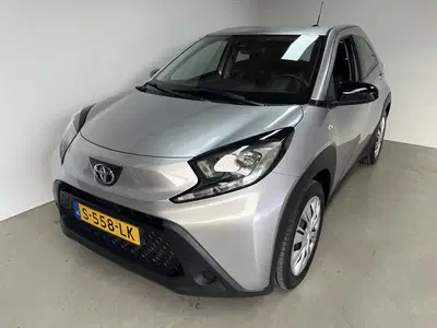 Toyota Aygo X 1.0 VVT-i MT Play Apple Carplay Camera NAP uit 2023