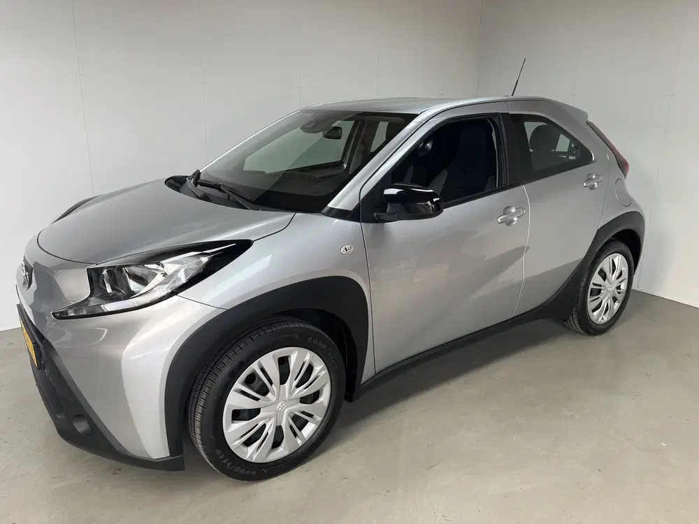 Toyota Aygo X 1.0 VVT-i MT Play Apple Carplay Camera NAP uit 2023, foto 2