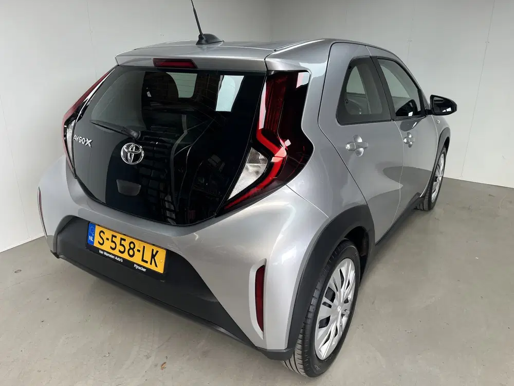 Toyota Aygo X 1.0 VVT-i MT Play Apple Carplay Camera NAP uit 2023, foto 4