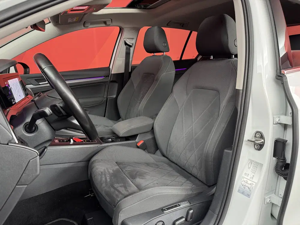Volkswagen Golf 1.5 eTSI Style uit 2020, foto 4