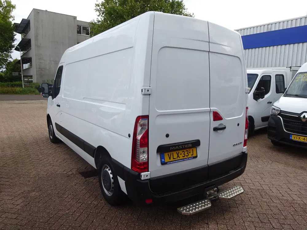 Renault Master T35 2.3 dCi 135 L2H2 Comfort Groot NAVI AI uit 2021, foto 3