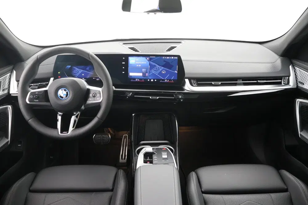 BMW iX2 eDrive20 67 kWh M Sport Edition PANODAK uit 2025, foto 2