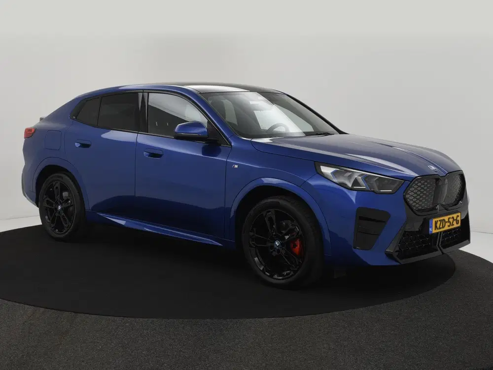 BMW iX2 eDrive20 67 kWh M Sport Edition PANODAK uit 2025, foto 5