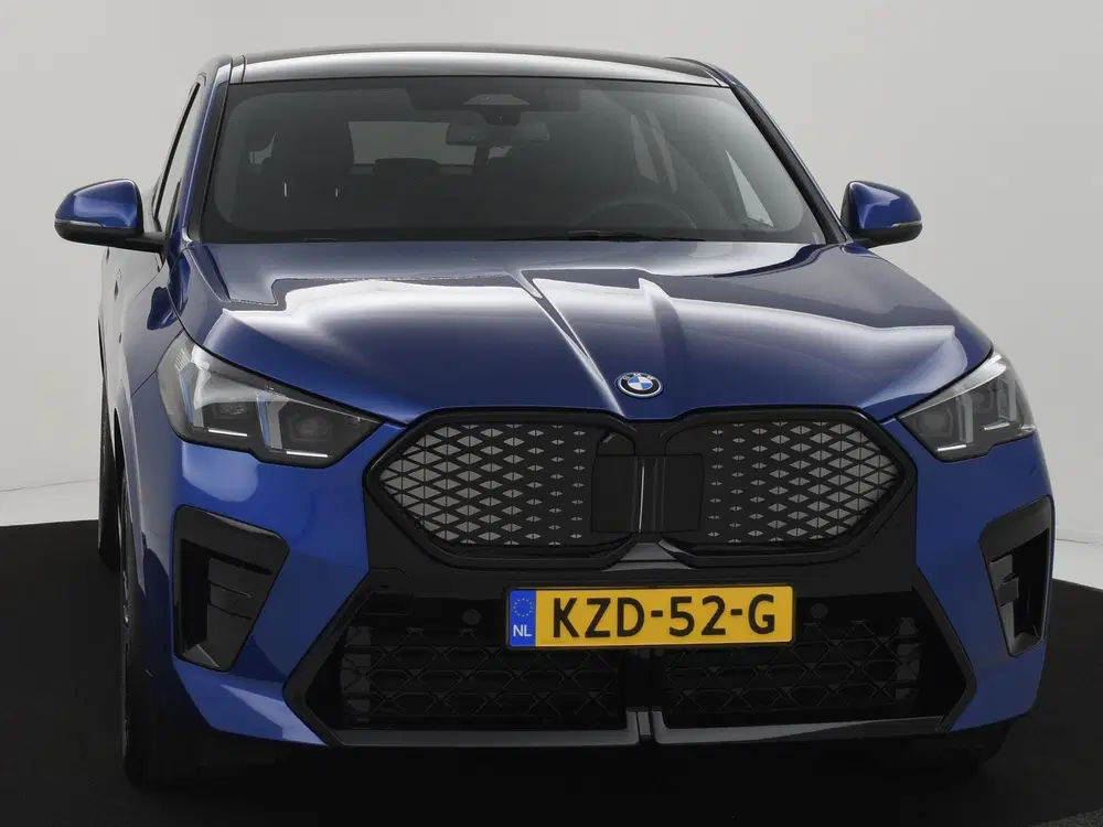 BMW iX2 eDrive20 67 kWh M Sport Edition PANODAK uit 2025, foto 6
