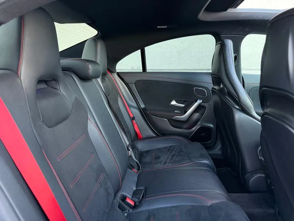 Mercedes-Benz CLA AMG 35 4MATIC Milltek Carbon Pano uit 2020, foto 13