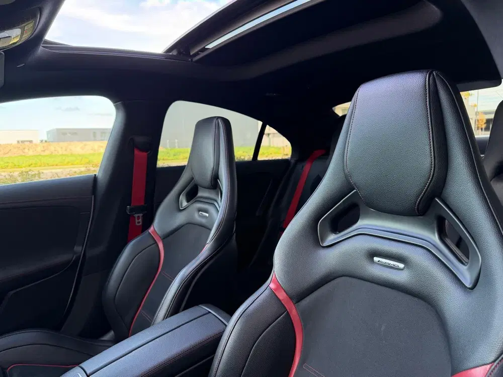 Mercedes-Benz CLA AMG 35 4MATIC Milltek Carbon Pano uit 2020, foto 14