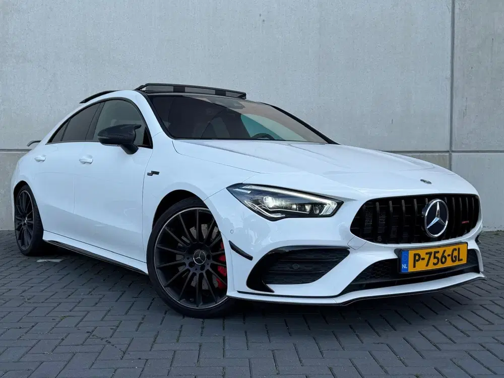 Mercedes-Benz CLA AMG 35 4MATIC Milltek Carbon Pano uit 2020, foto 4