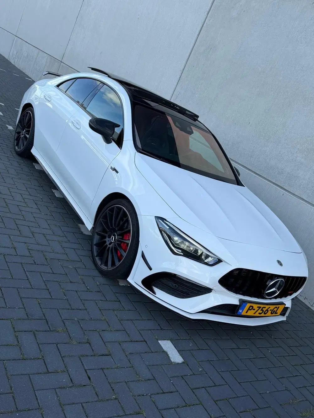 Mercedes-Benz CLA AMG 35 4MATIC Milltek Carbon Pano uit 2020, foto 9
