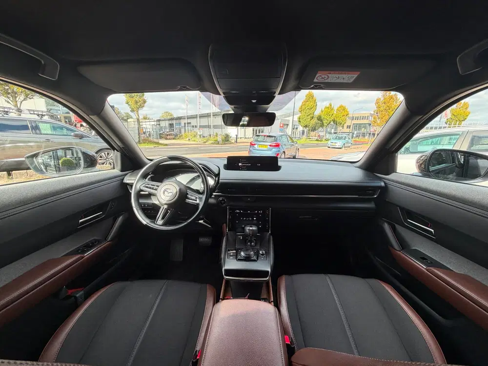 Mazda MX-30 E-SkyActiv EV 145 Advantage 36 kWh CAM uit 2023, foto 2