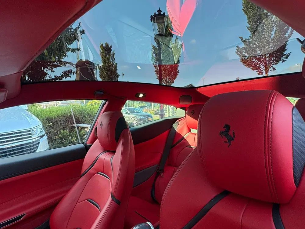 Ferrari GTC4 Lusso 6.3 V12 690PK 4WD uit 2020, foto 14