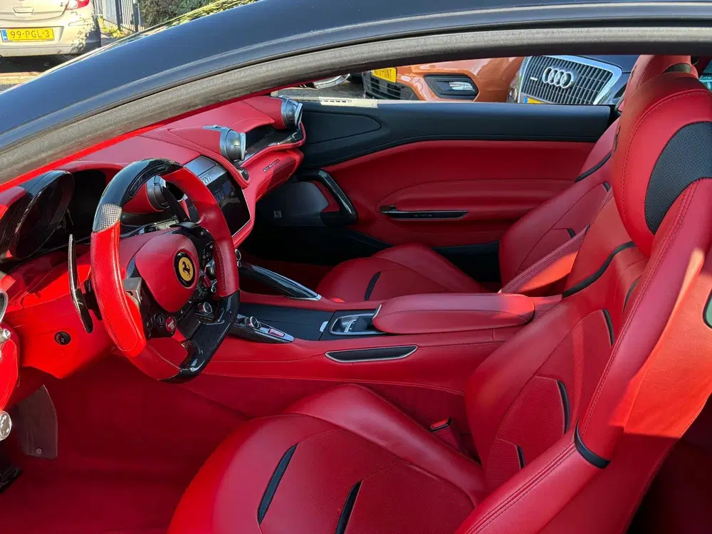 Ferrari GTC4 Lusso 6.3 V12 690PK 4WD uit 2020, foto 8