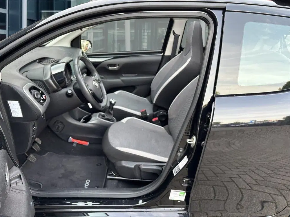 Toyota Aygo 1.0 VVT-i x-play cabrio AIRCO uit 2021, foto 11
