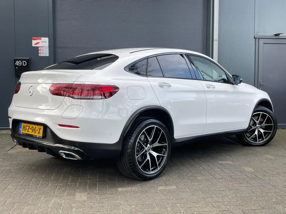 Mercedes-Benz GLC GLC-klasse Coupé 300e 4MATIC Premium Plus uit 2021, foto 2