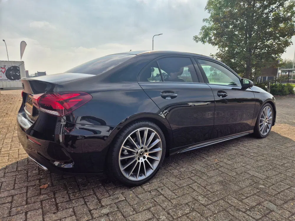 Mercedes-Benz A-Klasse 200 Business Solution AMG uit 2019, foto 4