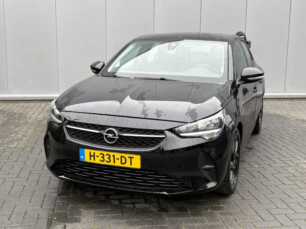 Opel Corsa 1.2 Black Edition uit 2020, foto 2