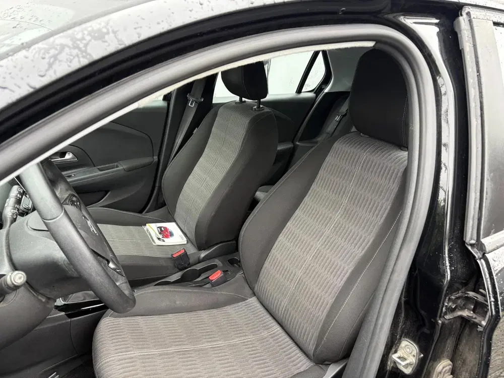 Opel Corsa 1.2 Black Edition uit 2020, foto 9