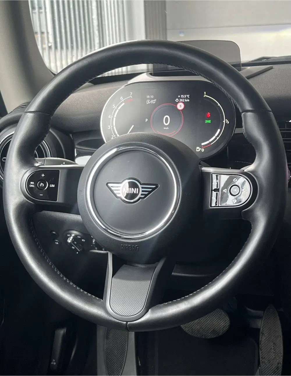 Mini Cooper 1.5 Cooper Business Edition uit 2022, foto 14
