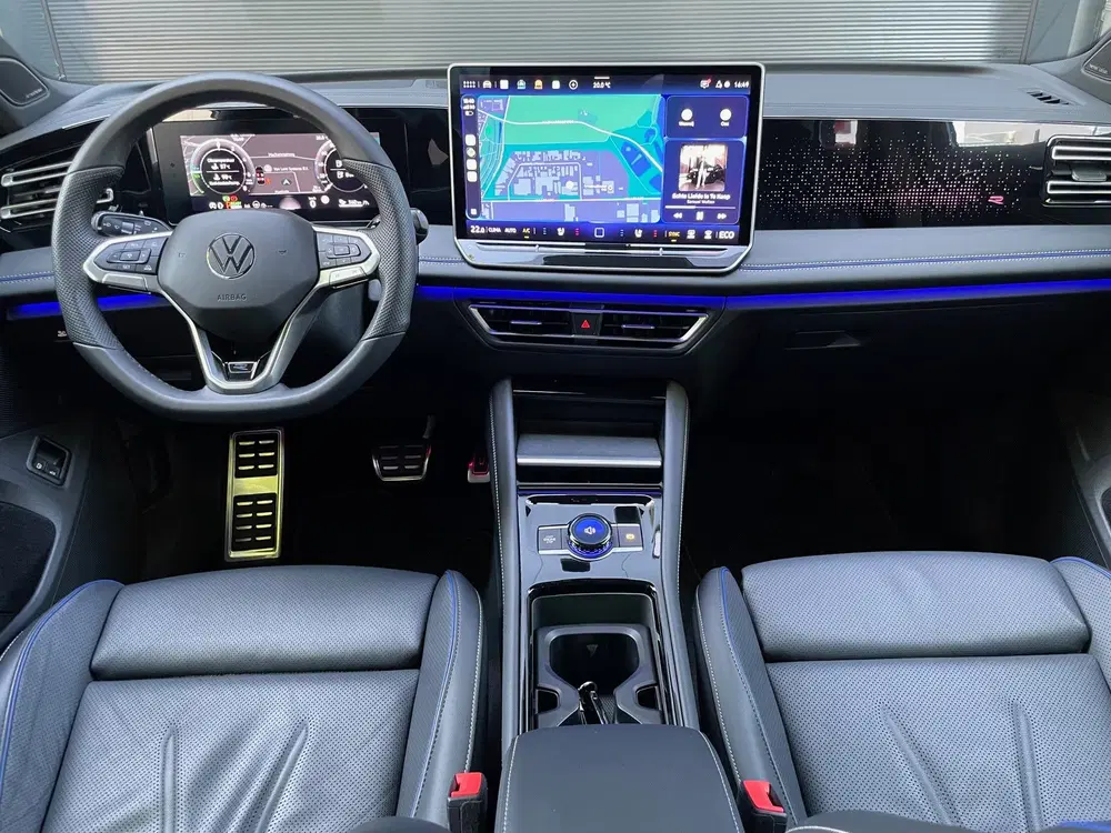 Volkswagen Tiguan 1.5 eHybrid R-Line Edition 272PK NAP CARPL uit 2025, foto 4