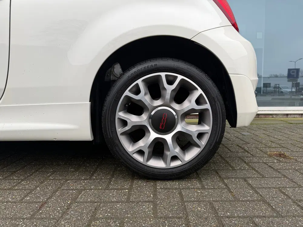 Fiat 500 1.0 Hybrid Sport uit 2022, foto 11