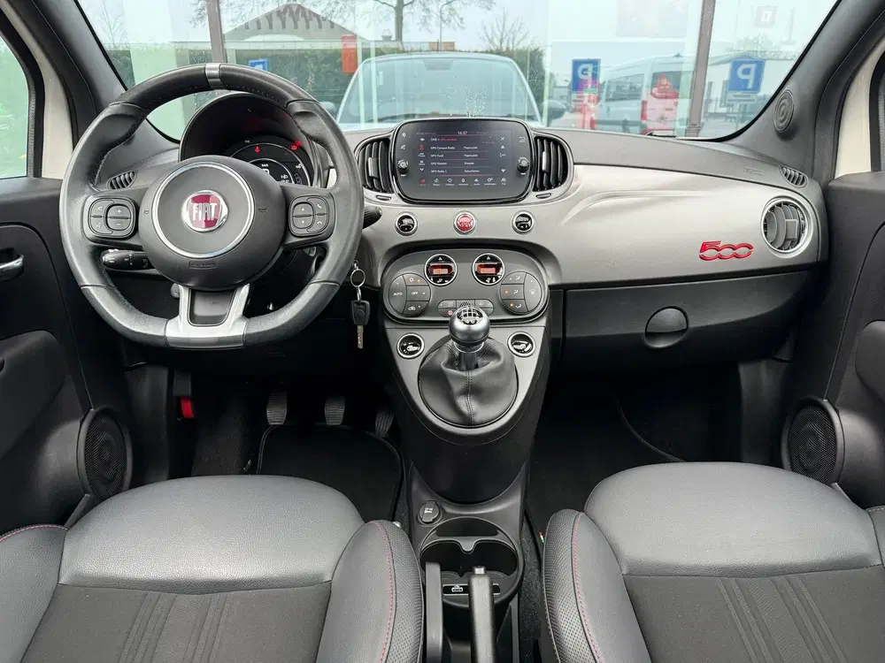 Fiat 500 1.0 Hybrid Sport uit 2022, foto 2