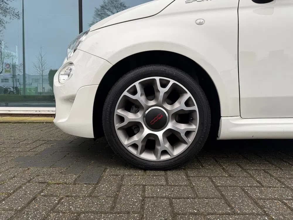 Fiat 500 1.0 Hybrid Sport uit 2022, foto 9