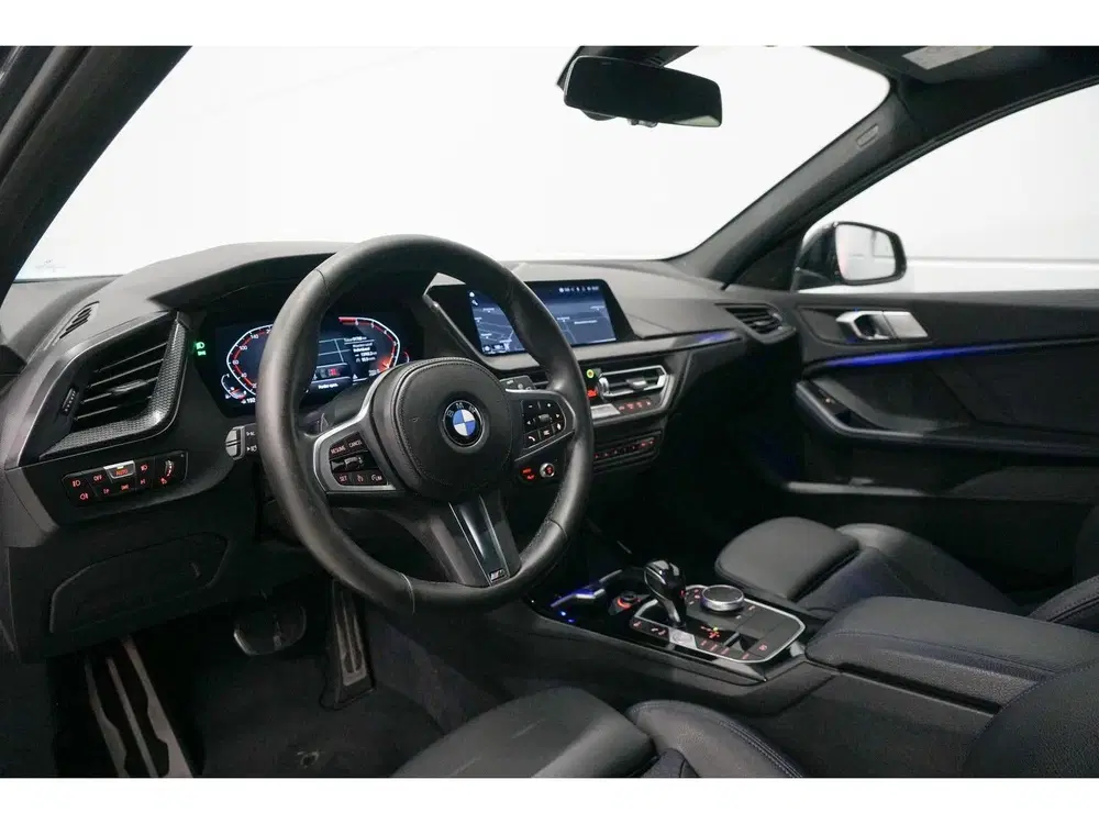 BMW 1-serie 118i M-Sport uit 2021, foto 2