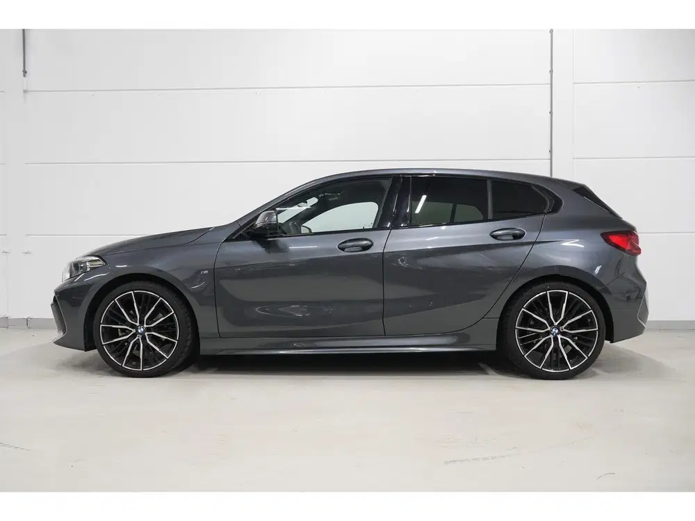 BMW 1-serie 118i M-Sport uit 2021, foto 4