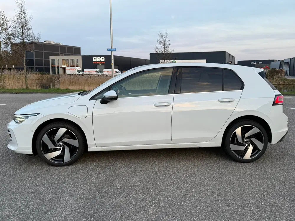 Volkswagen Golf VW Golf 8.5 1.5 eHybrid Style uit 2024, foto 5