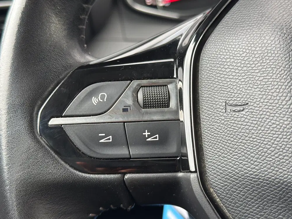 Peugeot 2008 1.2 PureTech BTW FACELIFT uit 2021, foto 15