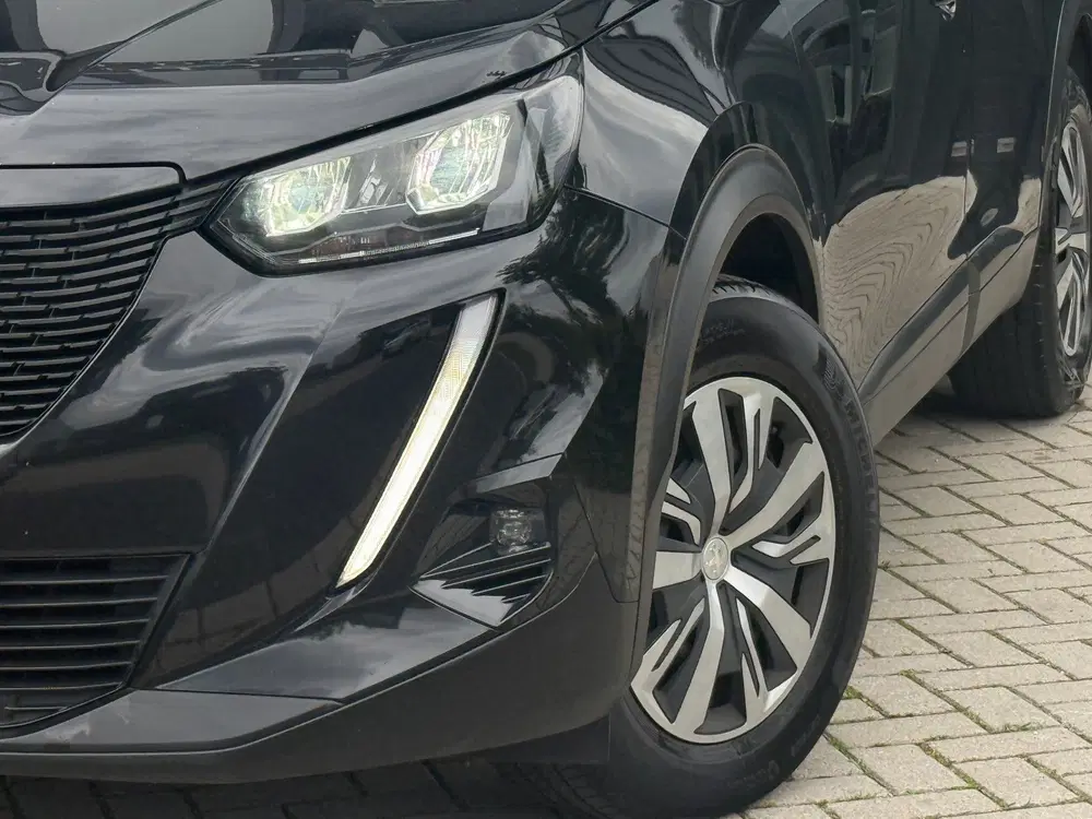 Peugeot 2008 1.2 PureTech BTW FACELIFT uit 2021, foto 3