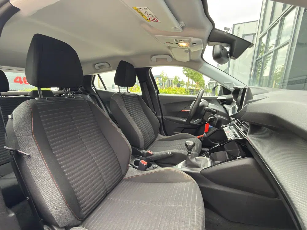 Peugeot 2008 1.2 PureTech BTW FACELIFT uit 2021, foto 6