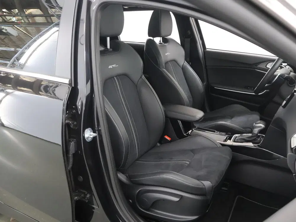 Kia Ceed 1.5 T-GDi GT-Line uit 2025, foto 10