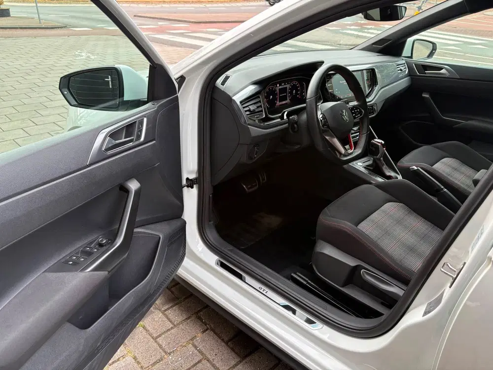 Volkswagen Polo 2.0 TSI GTI FACE LIFT PANO IQ LIGHT ACC CA uit 2022, foto 13