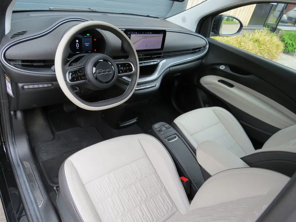 Fiat 500e La Prima cabrio 42 kWh *Carplay *Luxe uitv uit 2024, foto 2