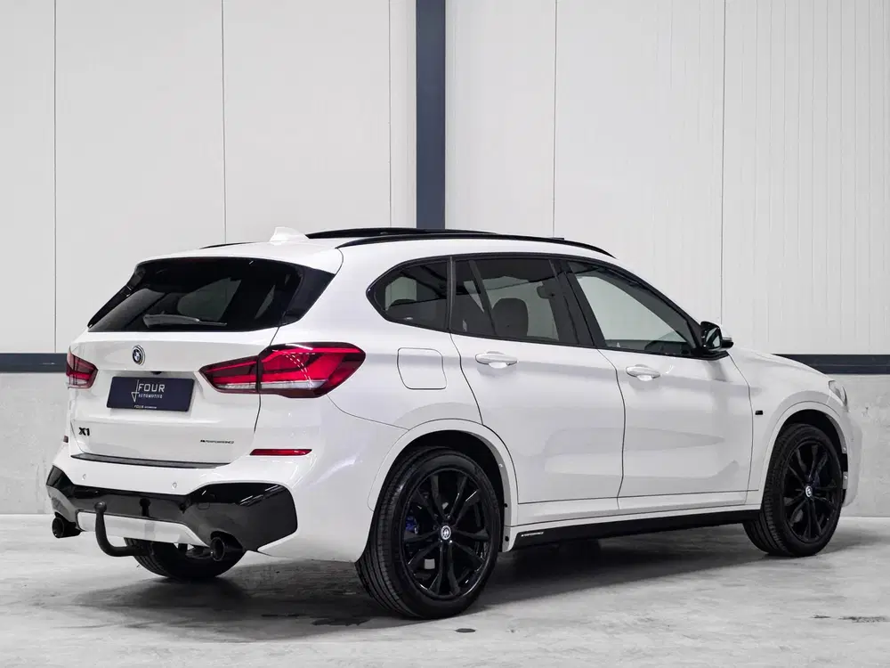 BMW X1 xDrive20i M Sport uit 2020, foto 2