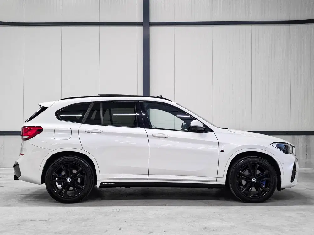 BMW X1 xDrive20i M Sport uit 2020, foto 3