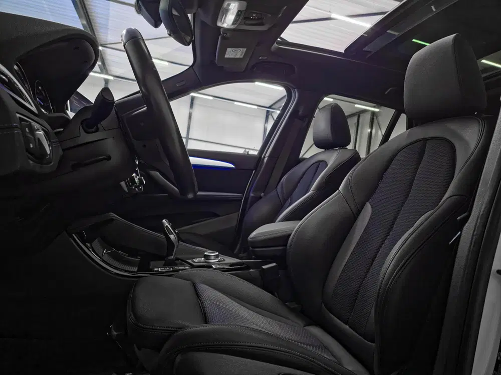 BMW X1 xDrive20i M Sport uit 2020, foto 7