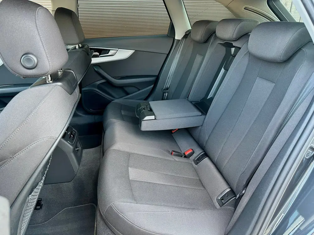 Audi A4 35 TFSI Advanced Edition Automaat uit 2023, foto 11