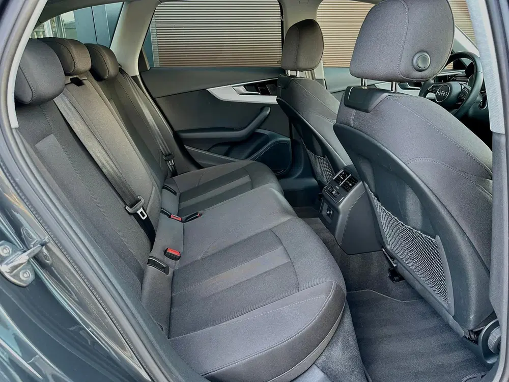 Audi A4 35 TFSI Advanced Edition Automaat uit 2023, foto 13