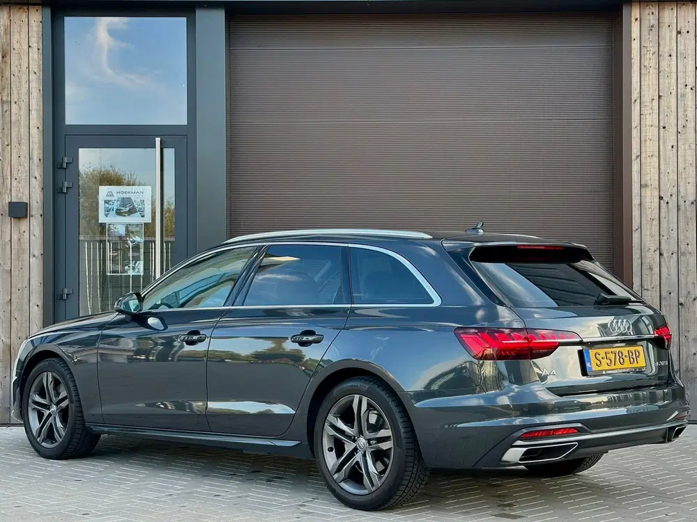 Audi A4 35 TFSI Advanced Edition Automaat uit 2023, foto 3