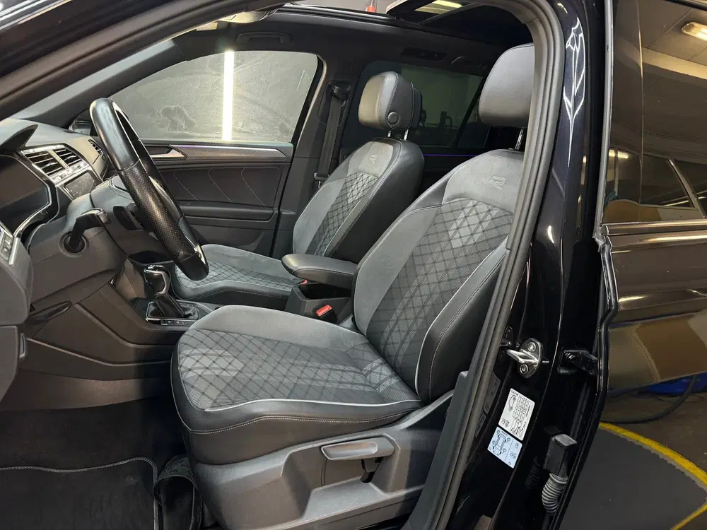 Volkswagen Tiguan 1.5 TSI R Line Pano uit 2020, foto 6