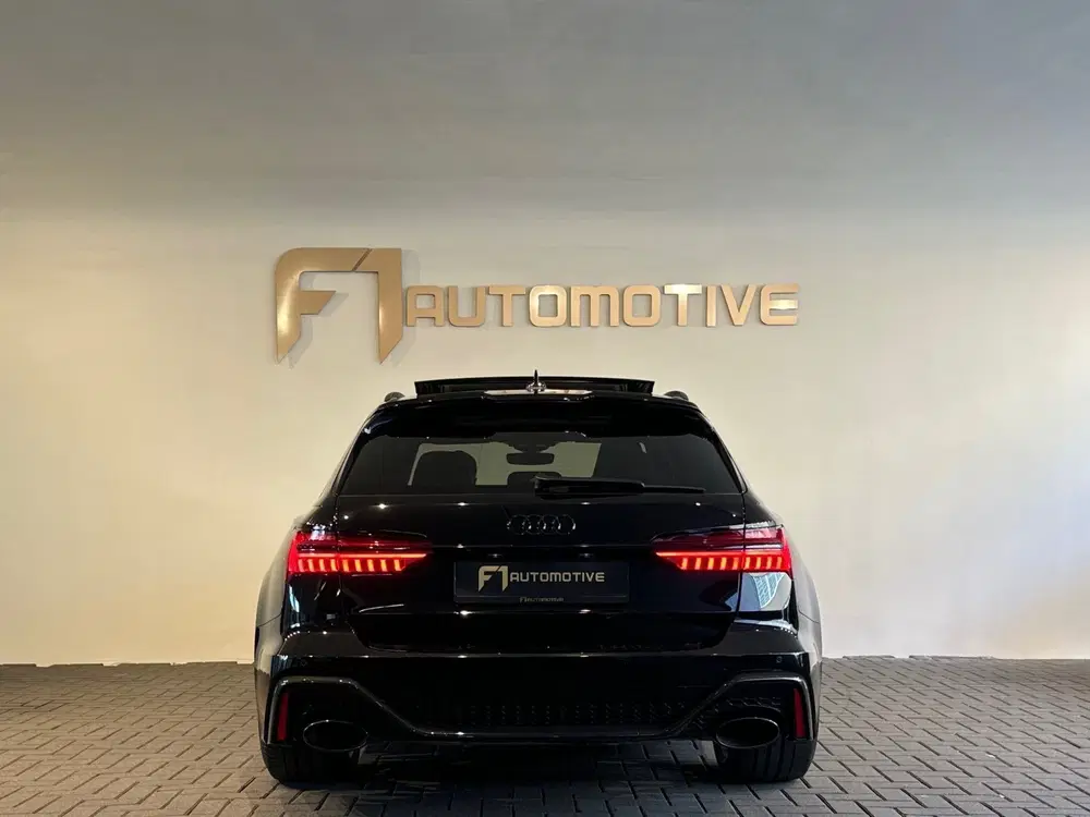 Audi RS6 4.0 TFSI quattro Pano uit 2021, foto 11