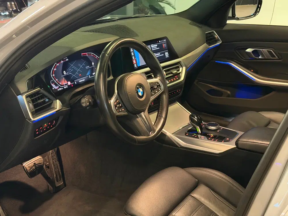 BMW 3-serie 320i High Executive uit 2020, foto 10
