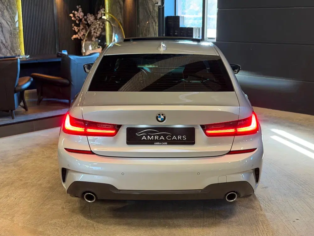 BMW 3-serie 320i High Executive uit 2020, foto 5