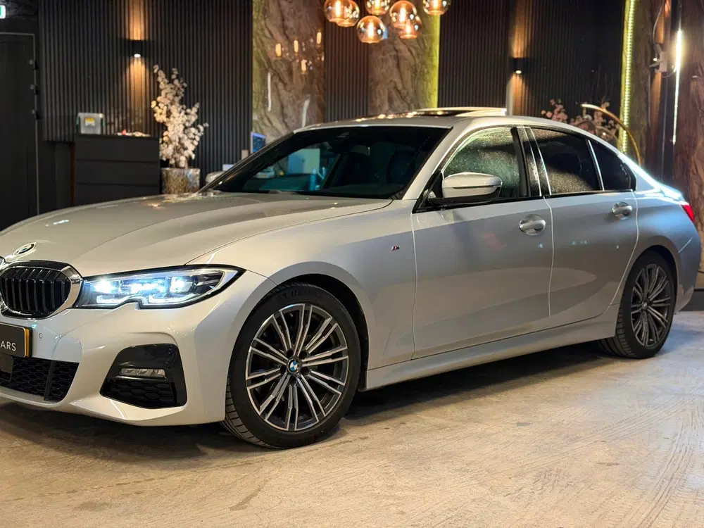 BMW 3-serie 320i High Executive uit 2020, foto 6