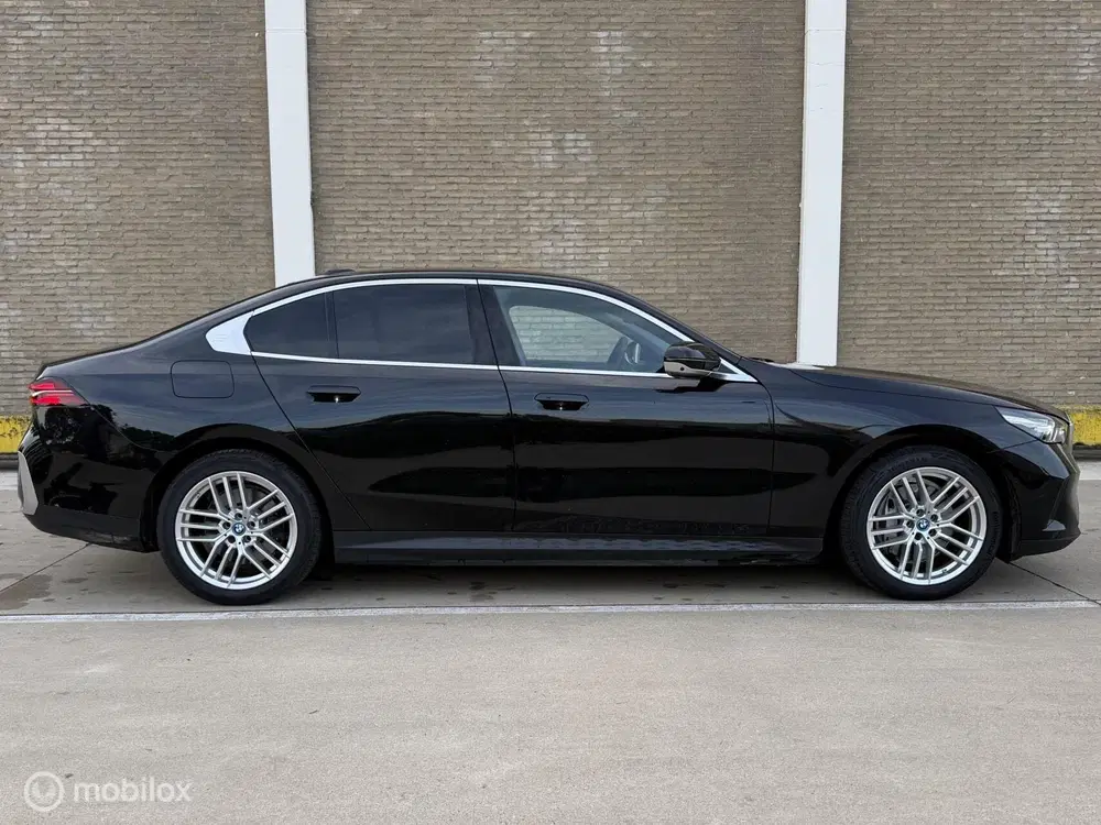 BMW i5 eDrive40 Full Option Dealer Onderhouden 20 uit 2024, foto 8
