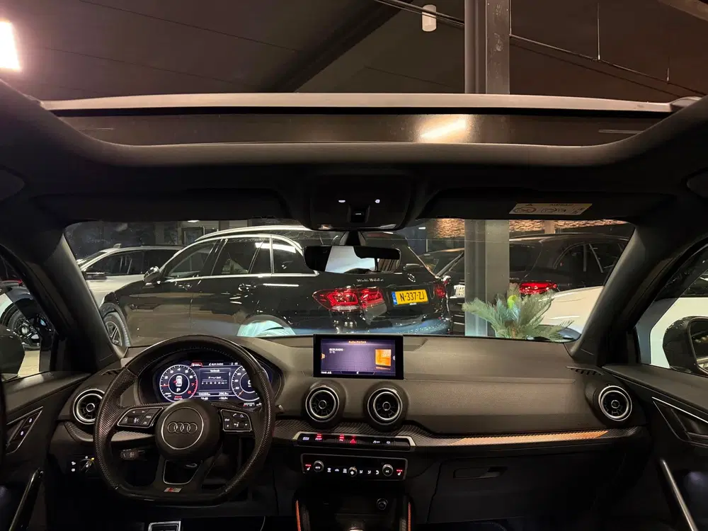Audi Q2 35 TFSI 3X S-Line uit 2020, foto 3