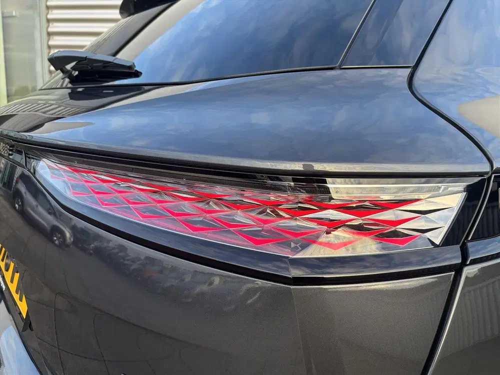 DS Automobiles DS 7 DS DS 7 1.6 E-TENSE 225pk Automaat Perform uit 2024, foto 15